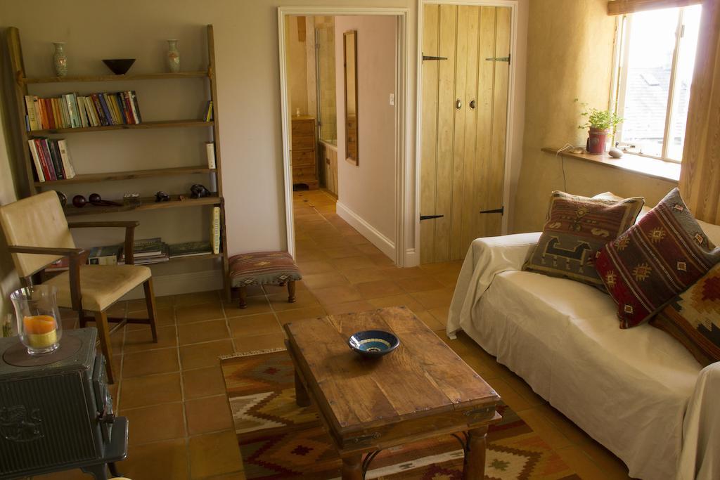 Pathways, Beachwood Cottage Бат Номер фото